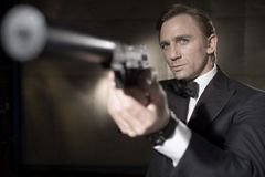 Nový Bond je plný chyb, říkají fanoušci