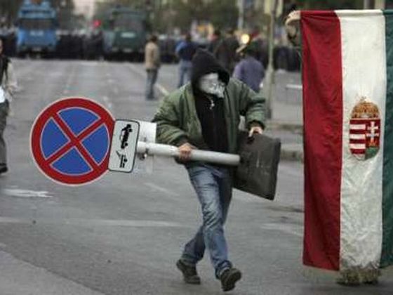 MAĎAŘI NA AKTUÁLNĚ.CZ Maďarsko protesty