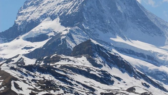 Nejznámější švýcarská hora Matterhorn (ilustrační foto).