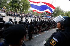 Thajská vláda chce sledovat pohyb cizinců v zemi za pomoci speciálních SIM karet