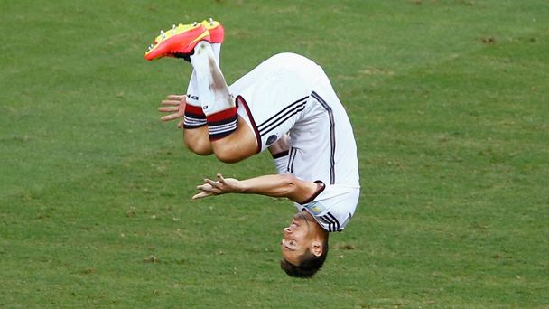 Miroslav Klose z Německa slaví gól na MS proti Ghaně