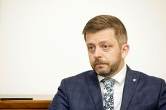 Zetě ruského zbrojaře Obnosova Česko možná zařadí na sankční seznam, řekl Rakušan