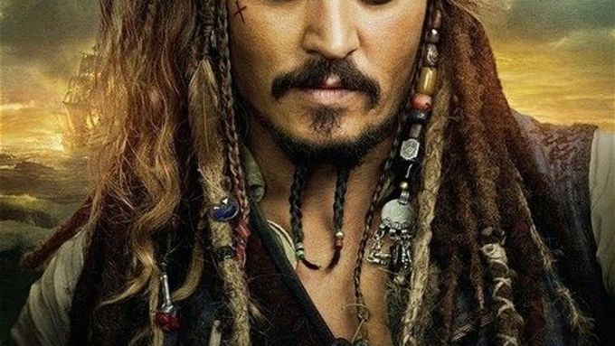 Johhny Depp jako kapitán Jack Sparrow.
