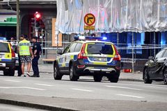 Střelba v centru Malmö má tři oběti. Podle policie šlo o válku gangů, útočník je na útěku