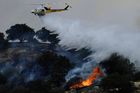 Na jihu Moravy hořel les, zasahoval i vrtulník
