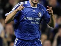Andrej Ševčenko se raduje ze vstřelené branky, v dresu Chelsea jich všam moc nebylo.