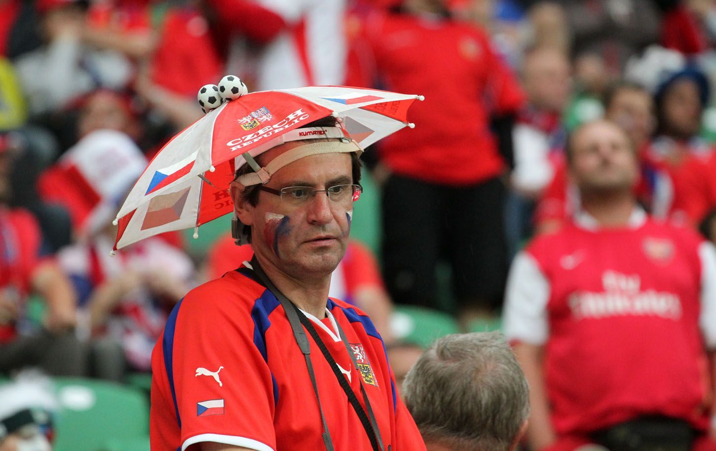 Český fanoušek v utkání Ruska s Českou republikou na Euru 2012