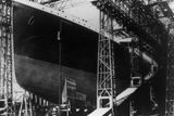 Stavbu Titaniku, kterou si objednala společnost White Star Line, zahájila loděnice v Belfastu v roce 1909. Bezmála 270 metrů dlouhý Titanic měl být spolu se sesterskými loděmi Britannic a Olympic odpovědí rejdařské společnosti White Star Lines na elegantní a rychlé transatlantické parníky konkurence.
