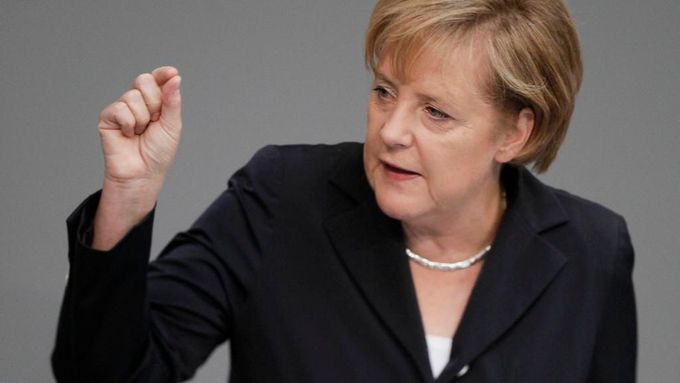 Merkelová naznačila, že by zadlužení Řekové či Portugalci měli pracovat déle.