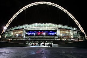 FOTO Wembley osiřelo. Z Londýna je válečná zóna