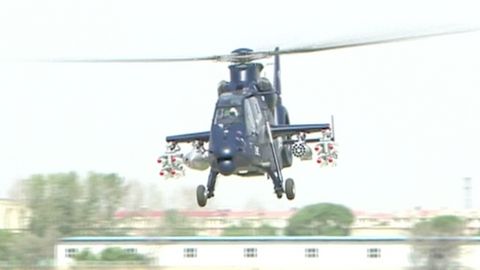Čína si sama vyvinula útočný vrtulník. WZ-19 zvládl úspěšně první let