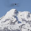 Švýcarsko - nehoda s dětmi - letadlo vezoucí rakve; přílet na letiště v Sion