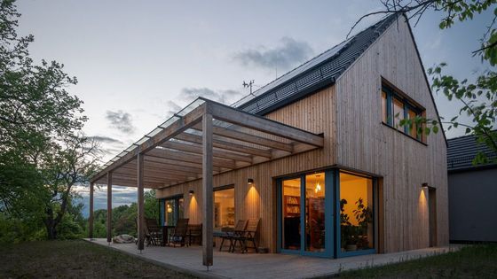 Bydlení v ráji. Dům, který má výhled na Trosky, majitelé ovládají pomocí aplikace