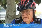 Charlie Futrel se v roce 2011 stal ve svých 90 letech nejstarším závodníkem v USA, jenž dokončil oficiální triatlonový závod. Bravurně zvládá všechny tři disciplíny, plave ukázkový znak. Denně trénuje, denně absolvuje desítky kilometrů na kole a několik kilometrů uběhne. "Triatlon mi nedovoluje zestárnout," říká.