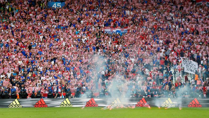 Chorvatští fanoušci při zápase s Čechy měli vyvolat nepokoje záměrně