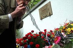 Poválečný masakr Němců dostal pomník. Ale absurdní