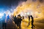 Policie znovu nasadila ve Fergusonu slzotvorný plyn