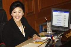 Premiérka rozpouští parlament, chce uklidnit Thajce