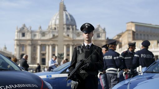 Hlídka italských policistů.