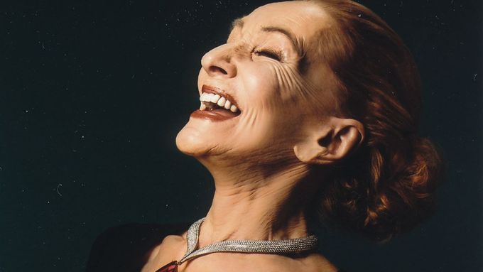 Soňa Červená vytvořila během svého života na čtyřech kontinentech přes 110 operních rolí.