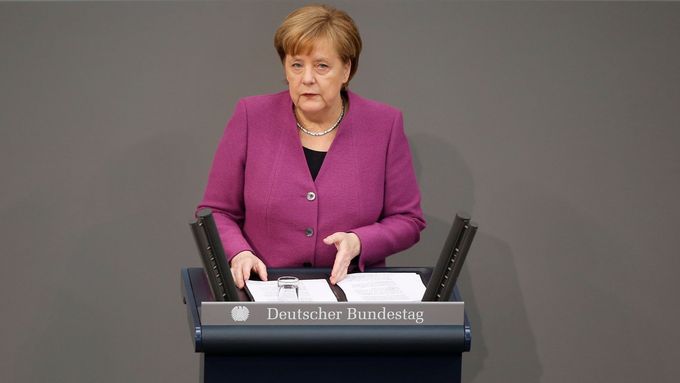 Německá kancléřka Angela Merkelová při projevu před Spolkovým sněmem.