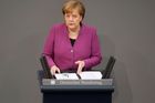 Světovou ekonomiku nesmí narušovat chybné kroky, kritizovala Merkelová Trumpova celní opatření