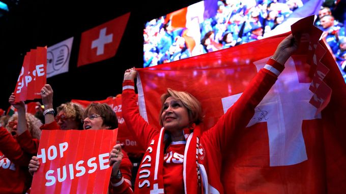 Švýcarští fanoušci v Lille.
