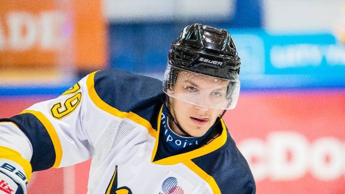 Bývalý kapitán české juniorské reprezentace Jakub Galvas bojuje ve Finsku o šanci dostat se do NHL.