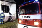 Při nočním požáru rodinného domku na Znojemsku zemřely tři děti, čtyři dospělí skončili v nemocnici