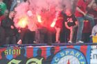Slavia si stěžuje na policejní zásah během průvodu na Letnou