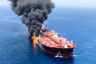 Tankery v Ománském zálivu poškodily přísavné miny. Vyšetřovatelé mají otisky prstů