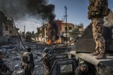 Ivor Prickett (New York Times): Bitva o Mosul. Série nominovaná na World Press Photo v kategorii Obecné zpravodajství.