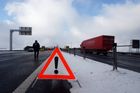 Silnici R46 u Olomouce uzavřela nehoda deseti aut