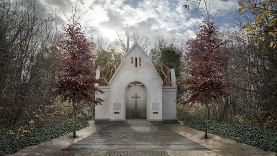 Hřbitov bláznů z Amadea ožívá. Zničenou kapli ozdobí trnová koruna