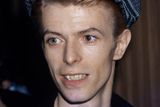 Vedle hudby se Bowie uplatnil také jako filmový a divadelní herec, básník, výtvarník nebo producent.