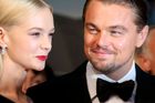 Carey Milligan a Leonardo DiCaprio před zahajovací projekcí letošního festivalu v Cannes rozdávali úsměvy. Festival poprvé začal filmem, který nebyl uveden ve světové premiéře.