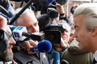 Wilders před novináři