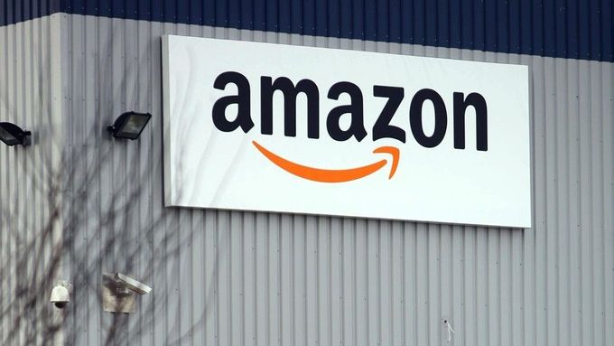 Vysněná investice u Brna možná přece jen bude, premiér Sobotka přemlouval manažery Amazonu.