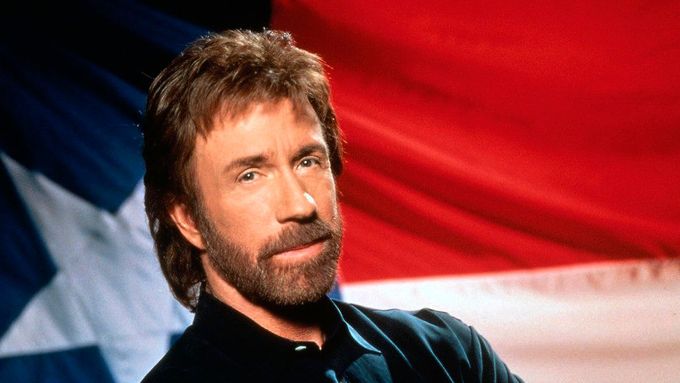 Chuck Norris jako Cordell Walker v seriálu Walker, Texas Ranger (1993–2001), který kombinuje bojová umění, kriminální případy a tradiční hodnoty.
