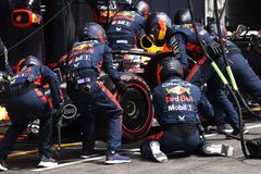 Red Bull nechtěl být kamenován, proto Verstappenovi nedovolil útok na bod navíc