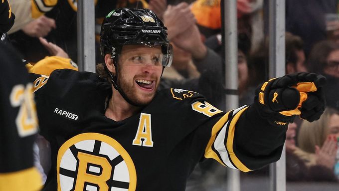 Bodové příspěvky Davida Pastrňáka a Pavla Zachy v utkání Boston - Islanders