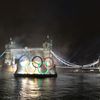 Proměna Tower Bridge pro zahajovací ceremoniál OH 2012 v Londýně.