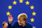 Evropa by měla mít společnou armádu, vyzvala Merkelová. Nechce s ní ale spěchat