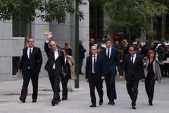 Šestice bývalých členů katalánské vlády je na svobodě. Soud je propustil na kauci