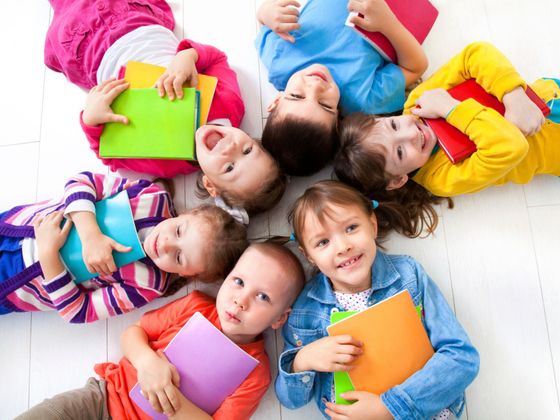 Sociální a emoční učení Učení - škola - žáci - spolužák - třída