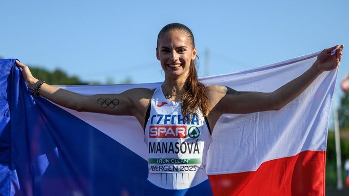 Karolína Maňasová slaví vítězství na ME do 23 let 2025 v Bergenu.