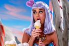 Katy Perry má smůlu, že její ňadra ještě neumějí zpívat
