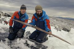 Norové objevili druhou lyži z doby vikingské. Neuvěřitelný nález, tvrdí vědci