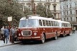 Nejoblíbenějším dálkovým i linkovým autobusem byla v Československu dlouho Škoda 706 RTO. Na snímku v barvách pražského dopravního podniku.