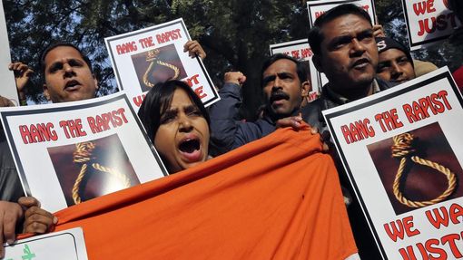 Proti násilí na ženách se vzedmula v Indii vlna protestů.